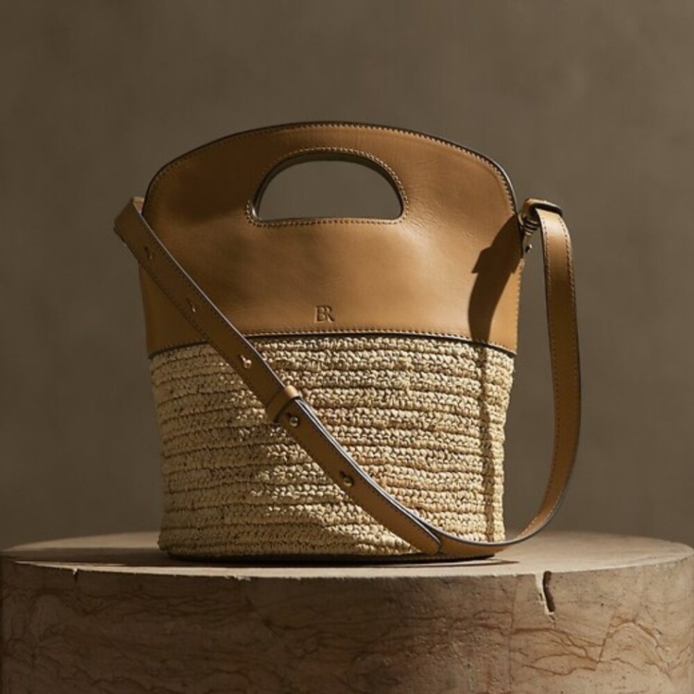 Banana Republic Bucket/Crossbody "LIKE NEW" - Picture 16 of 16